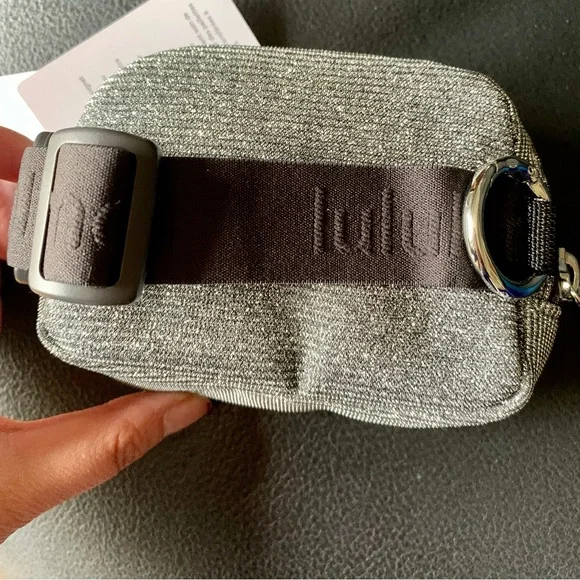 Lululemon Everywhere Belt Bag Nano Glitter - Picture 2 of 4